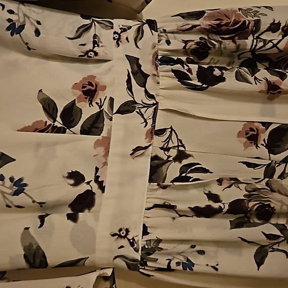 J for JUSTICE ... ROMPER WITH LONG BACK AND SIDES..1X...FLOWERED - Picture 5 of 16